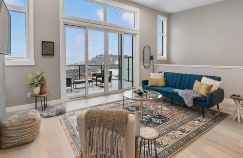 McKinley House | This townhouse is a 2 bedroom(s), 2.5 bathrooms, located in Kelowna, BC.