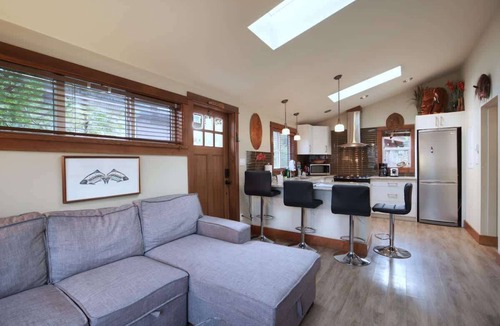 Port Renfrew Cottage | Tiltin Hilton- Ocean View - Pet Friendly - sleep 4
