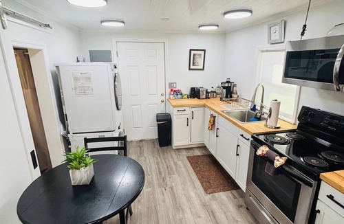 Chapel Hill Apartment | Tiny green home sanctuary; 10-mins to UNC; patio; backyard