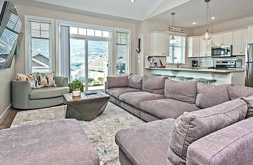Osoyoos House | Toes in the Sand Cottage #201