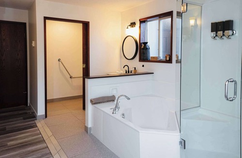 Tofino Hotel | Tofino Oceanfront Hotel Suite