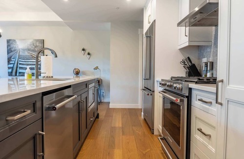 Canmore Apartment | Top floor 2 level w hot tub - Modern Mountain Oasis