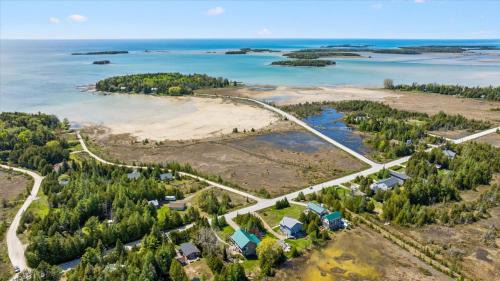 South Bruce Peninsula House | Topaz Beach Cottage AC Waterview