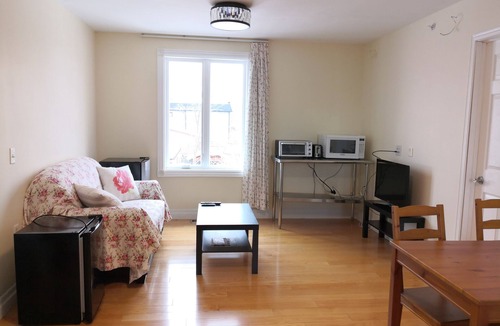 Kennedy Park Bed & Breakfast | Toronto Room for Rent