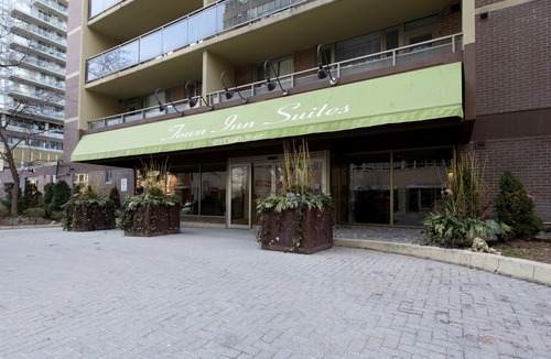Church and Wellesley Hotel | Town Inn Suites