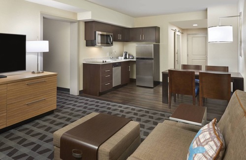 Oshawa Hotel | TownePlace Suites by Marriott Oshawa