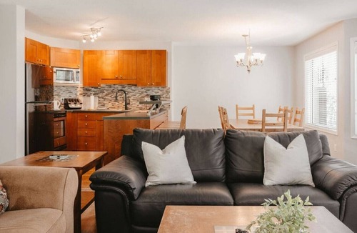 Big White Ski Resort Apartment | Trailblazers Retreat | 3 Bed w/Family Games Room