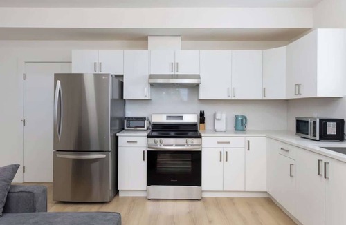 Eastern Hillsides House | Tranquil 2-Bedroom Basement Suite , Relaxing Stay