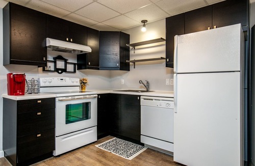 Saskatoon House | Tranquil HomeAway in the Hampton’s New Area Near Downtown