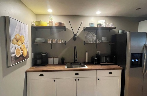 Newport Landing Apartment | Tranquil Lakeside Retreat central to Halifax, Annapolis Valley and Ski Martock