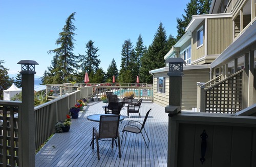 Halfmoon Bay Resort | Tranquil Oceanview Lodge A