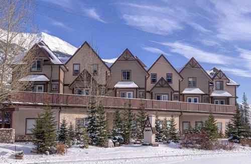 Canmore Apartment | Traveler Friendly Canmore Condo Close to Banff