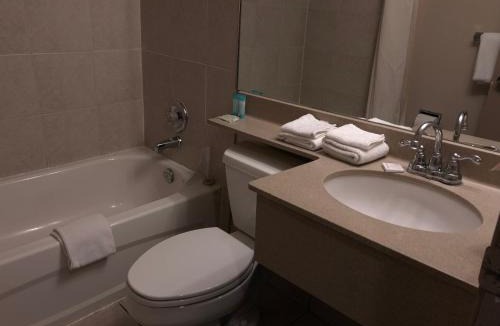 Montgomery Hotel | Travellers Inn