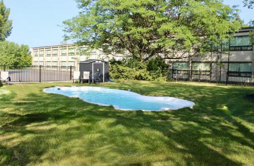 Trois-Rivieres Hotel | Travelodge by Wyndham Trois-Rivieres