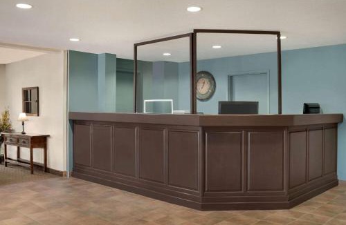 Edson Hotel | Travelodge by Wyndham Edson