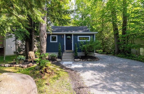 Innisfil House | Treehouse Cabin by the Beach w/Hot Tub