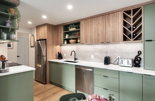 Kensington Condo | Trendy Kensington Condo - Fully Renovated !