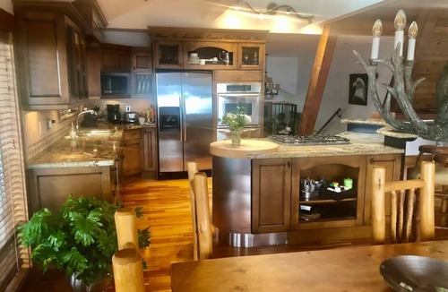 Lions Bay House | True Beachfront Home 15 Minutes From West Vancouver!