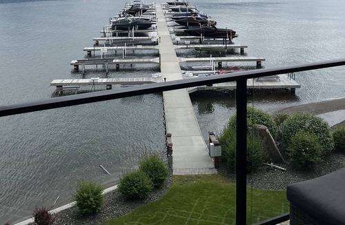 Westbank House | True Lake Front Penthouse at the Barona Beach Resort with Boat Slip