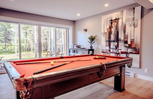Riviere-Rouge Ski Chalet | Twin Cottages by the River - Corpo & Events