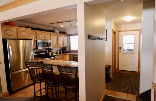 Silver Star Mountain House | Twin Peaks A. True ski-in ski-out. 4-BR 4-BA 2300 sq ft 3 levels sleeps 15