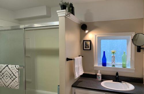 North End Apartment | Two bedrooms and large office close to Halifax Citadel