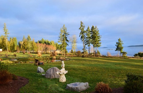 Union Bay Bed & Breakfast | Two Eagles Lodge