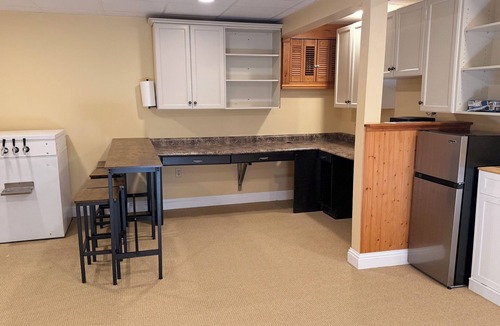 Charlottetown Bed & Breakfast | Two Queen Bedroom Cozy Retreat Near Everything | Clean & Comfortable