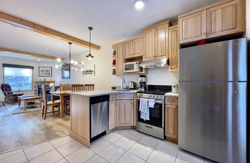 Harvie Heights House | Two Storey Cozy Chalet W/2BR&2BA Balcony Mountain Views/By Banff Gate/Sleep 6