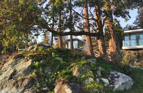 Sliammon Apartment | U10 Seaside Serenity: Seal Bay Glamping Retreat