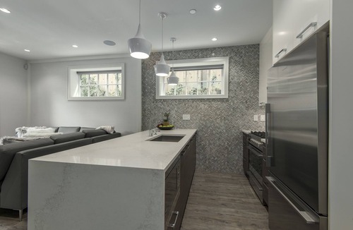 Kitsilano House | ⭐Ultra Luxury - Perfect for Families! Your own private putting green!⭐