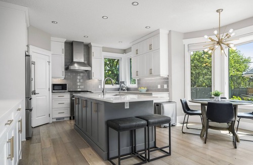 Renfrew House | Unbeatable Location for Your Stampede Trip!
