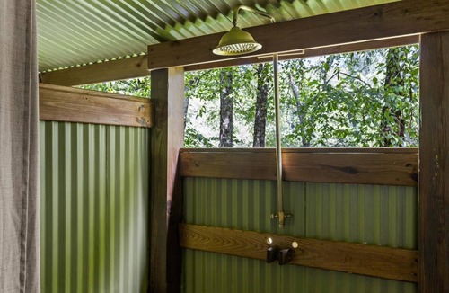 Murphy Apartment | unique 1-bedroom apt Organic Farm&Resort in Murphy with AC