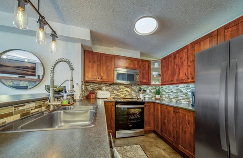 Panorama Condo | UNIQUE One Bedroom Condo in Upper Village