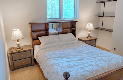 Calgary House | Unwind & Enjoy in Luxury Calgary home in 13 Acres. Newly Renovated!