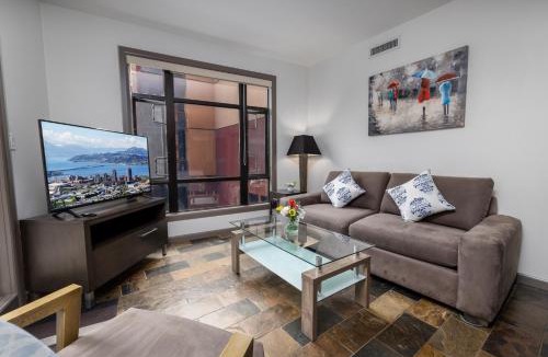 South Pandosy Apartment | Upgraded lakeside resort dream vacation home