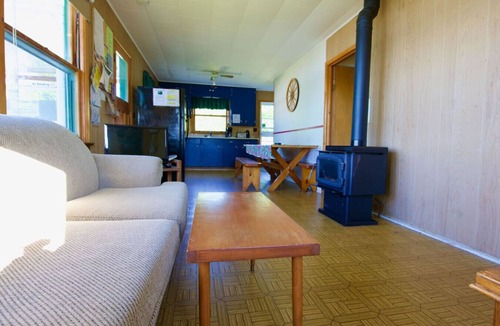 Rideau Lakes Cabin | Upper Rideau Resorts waterfront cabin#6