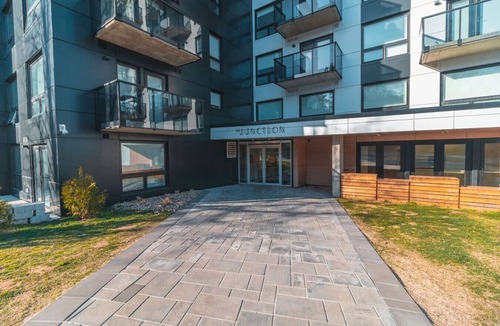 North End Apartment | Urban 2BR Apt with GYM near Dalhousie University