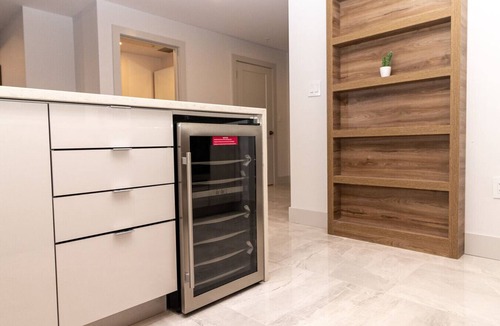 Downtown Halifax Apartment | Urban 3BR Apt with Private Balcony and Gym