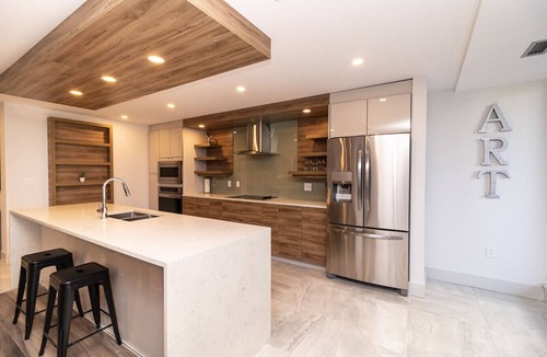 Downtown Halifax Apartment | Urban 3BR Apt with Private Balcony and Gym