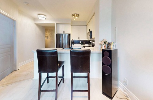 Downtown Mississauga Condo | Urban Oasis: 1BR City Centre/Parking Included