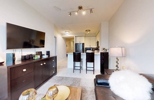 Downtown Mississauga Condo | Urban Oasis: 1BR City Centre/Parking Included