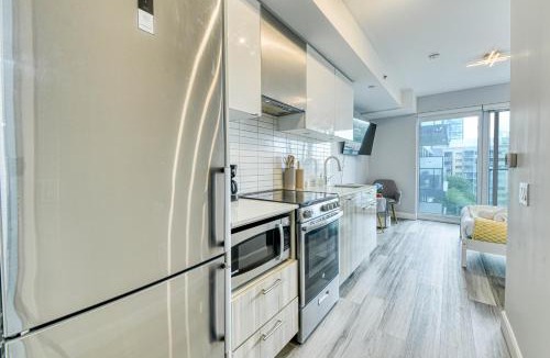 Garden District Apartment | Urban Serenity Studio Suite - Downtown