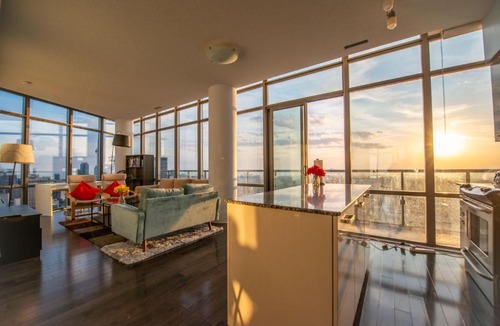 Grange Park Apartment | Urban Skyline