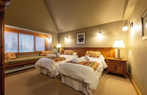 Golden Cabin | Vagabond Lodge at Kicking Horse Resort