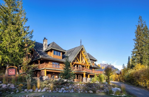 Golden Cabin | Vagabond Lodge at Kicking Horse Resort