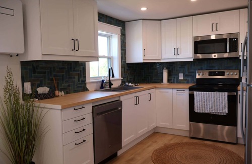 Victoria Apartment | Valley Pearl Suite | 2 BDRM sleeps 6, full kitchen