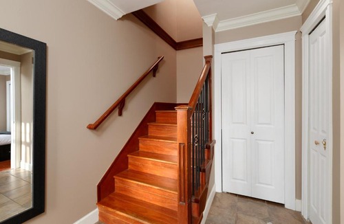 Marpole House | Vancouver 3BDR Suite in Convenient Community