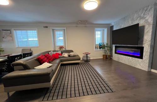 Richmond House | Vancouver airport 7mins away Peace room