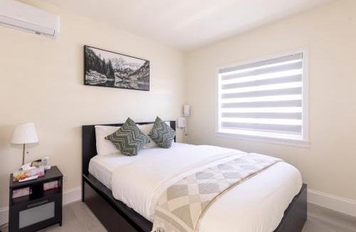Sunset House | Vancouver Cozy Cove